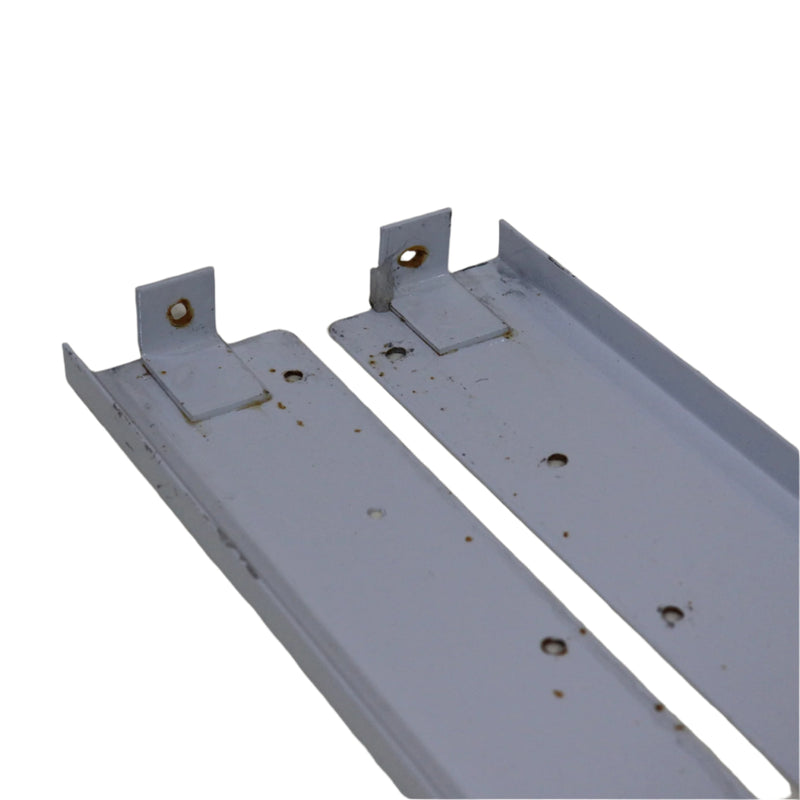 the top of the left and right bulkheads