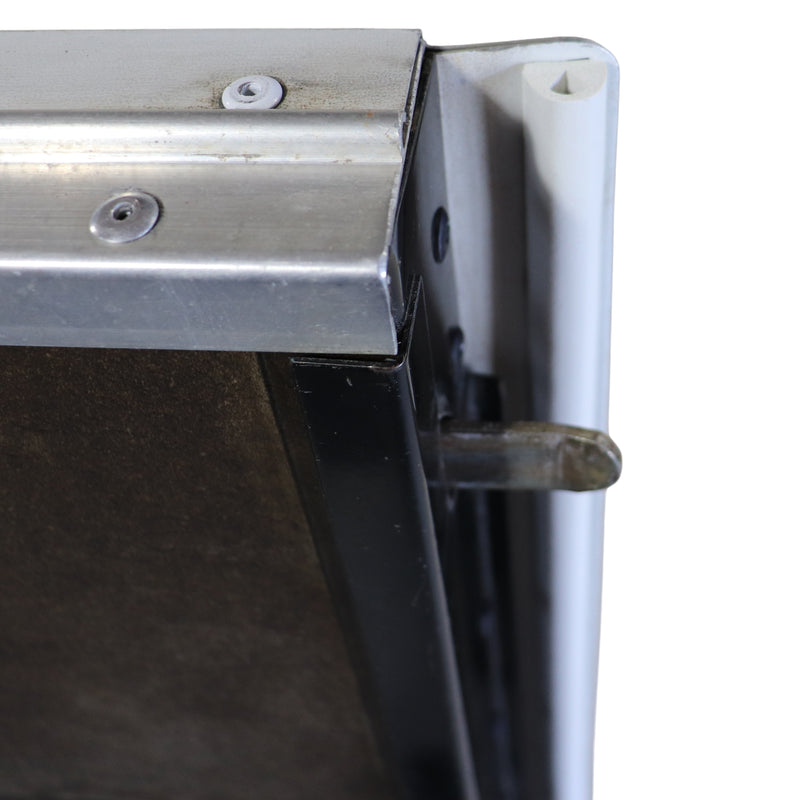 close up of the new seals and lock lever bar